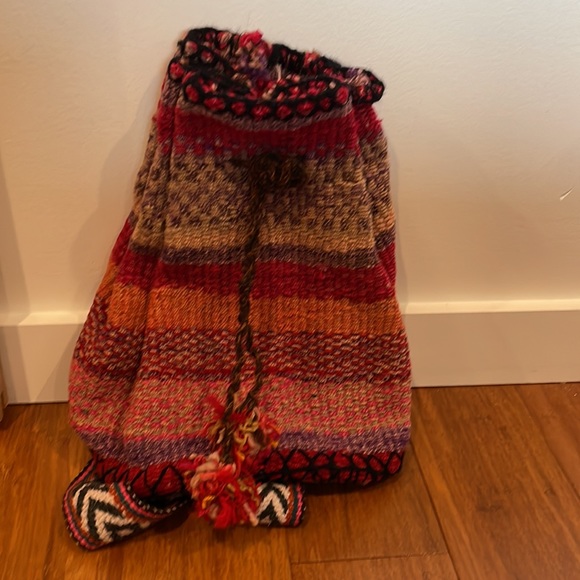 Handmade from Chinchero Perú women’s woven backpack - Picture 3 of 7